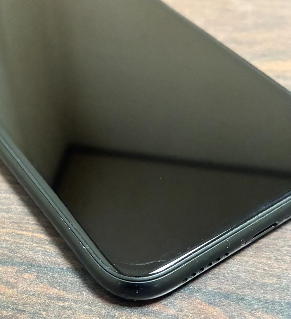 iPhone 10R XRケース付き　画面ひび割れ有り