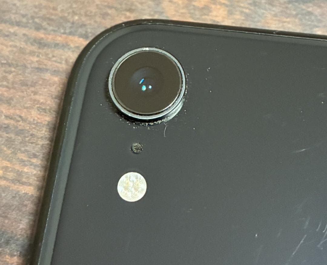 iPhone 10R XRケース付き　画面ひび割れ有り