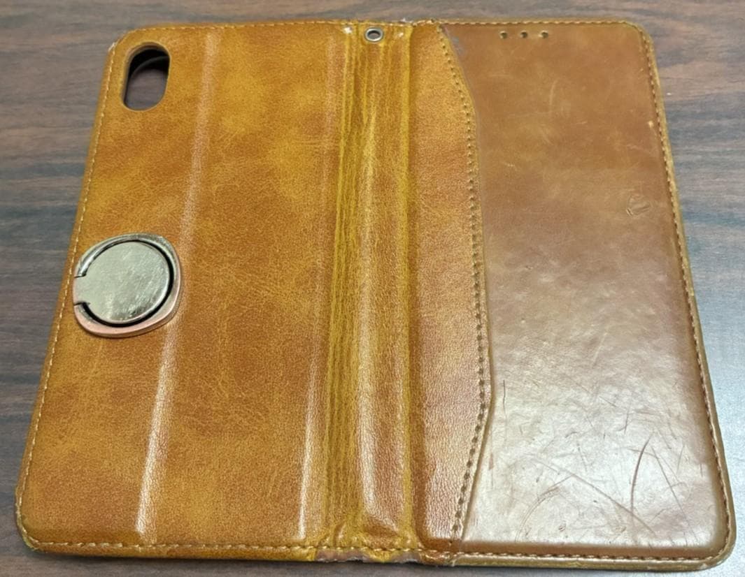 iPhone 10R XRケース付き　画面ひび割れ有り