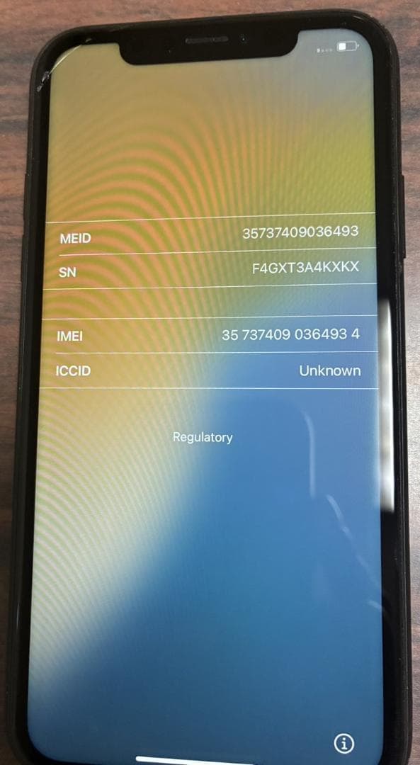 iPhone 10R XRケース付き　画面ひび割れ有り