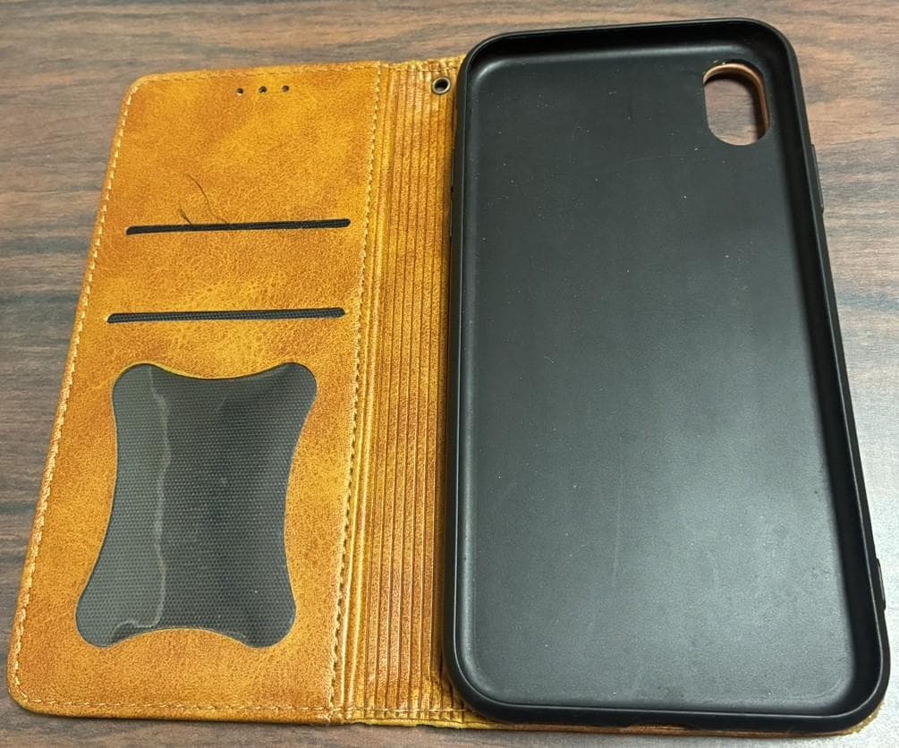 iPhone 10R XRケース付き　画面ひび割れ有り