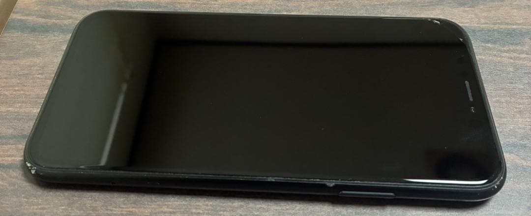 iPhone 10R XRケース付き　画面ひび割れ有り