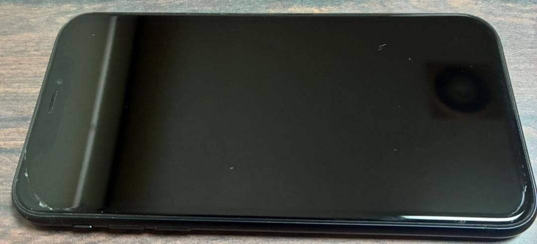 iPhone 10R XRケース付き　画面ひび割れ有り