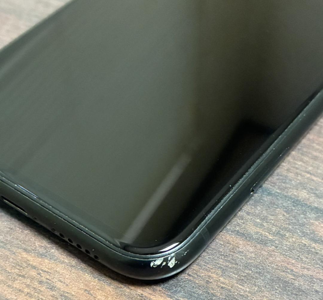 iPhone 10R XRケース付き　画面ひび割れ有り