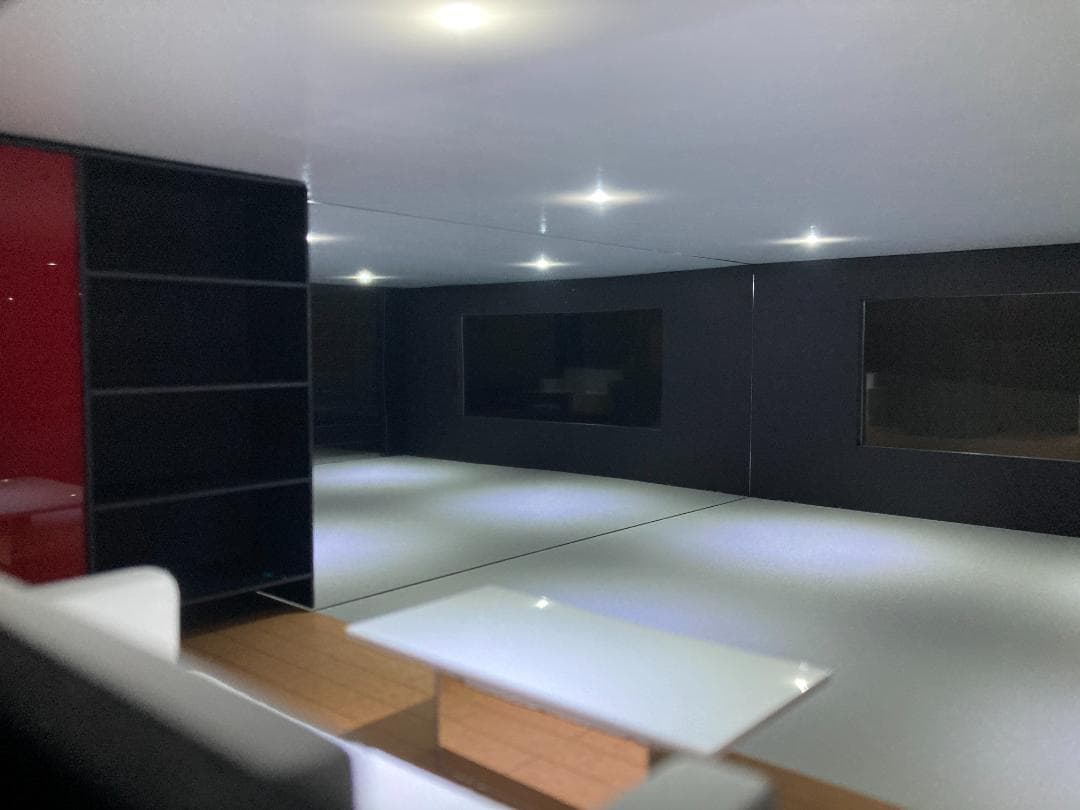 ミニカー専用ジオラマ：1/18 リビングタイプガレージⅠ／男の秘密基地ガレージ！