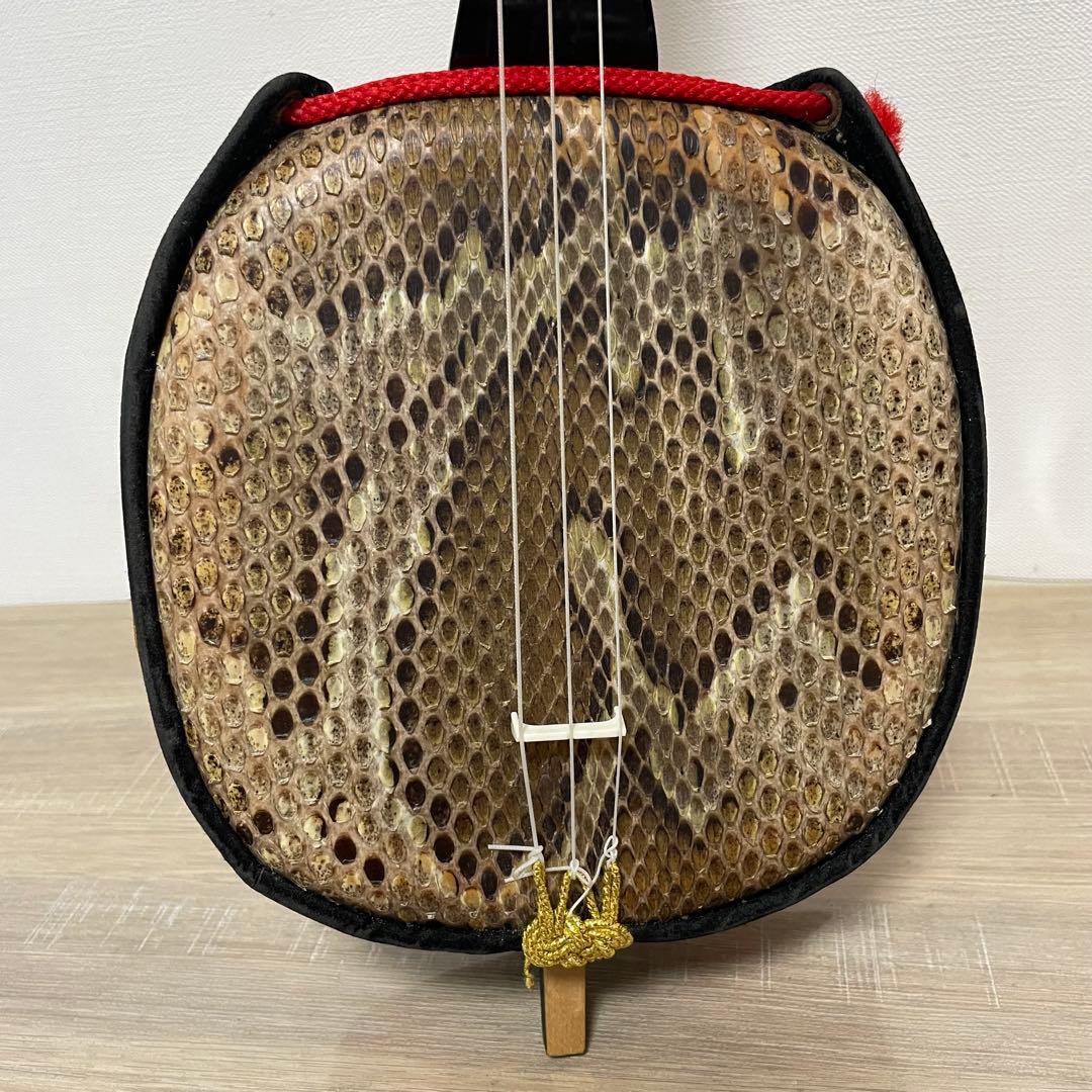 沖縄三線 本蛇皮 三味線 胴巻き 和楽器　★ソフトケース付き★