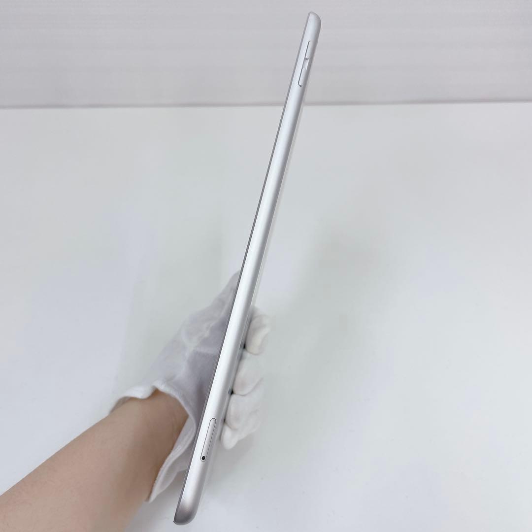 iPad 第5世代 32GB Cellular+Wifiモデル T-406