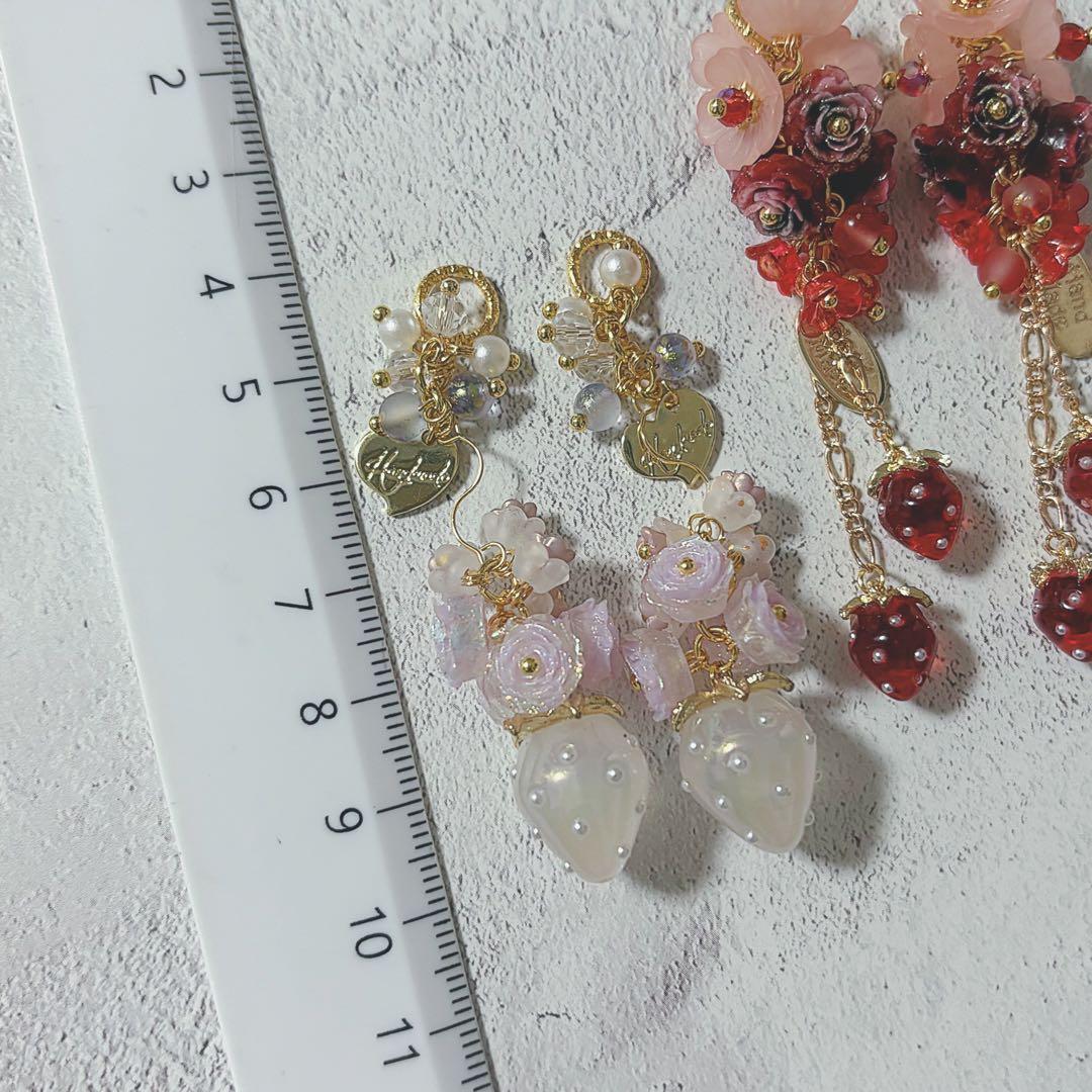No.203 いちごチャーム　2ペア