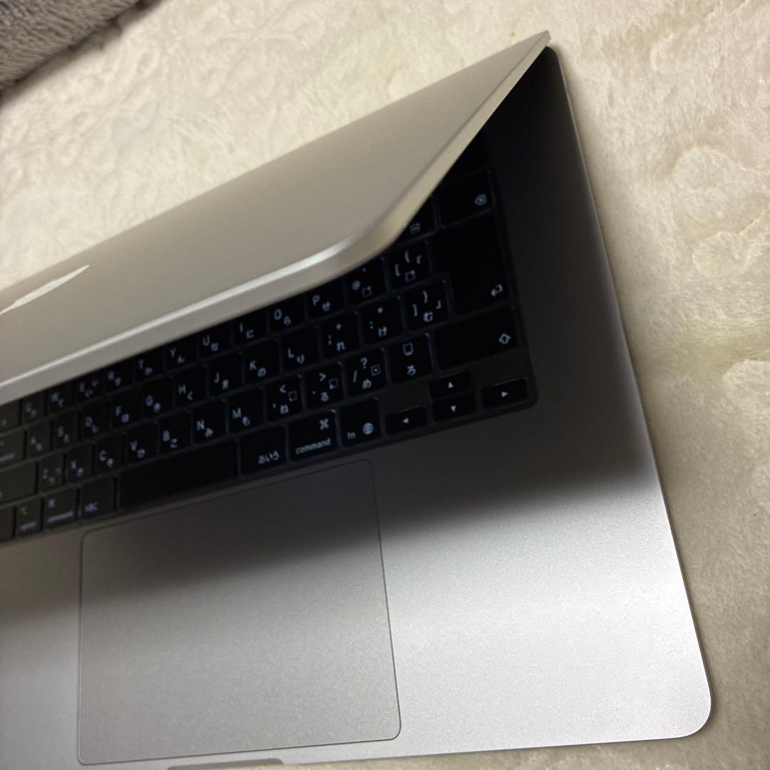 MacBook Air 15インチM4チップ　16GBメモリ256GBストレージ
