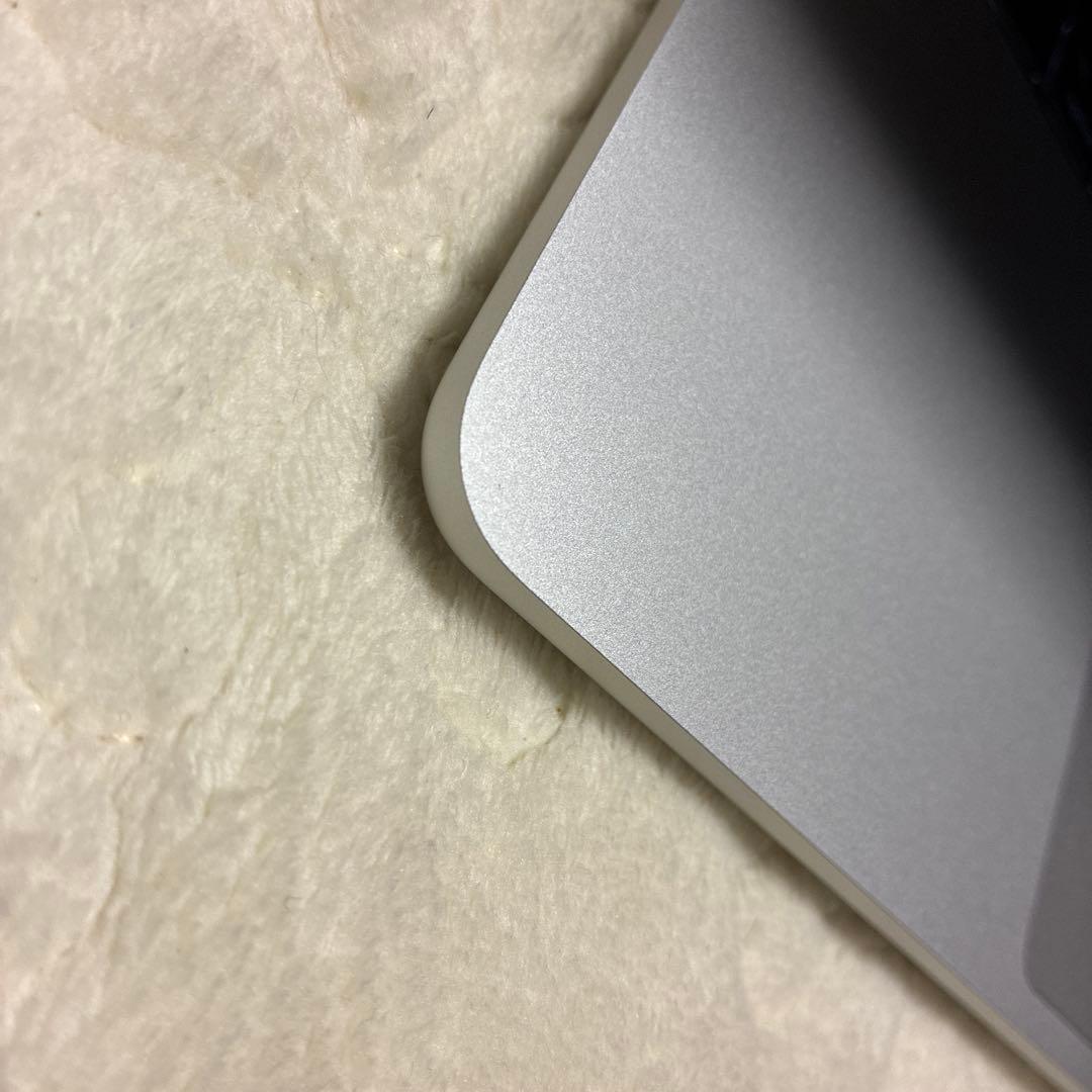 MacBook Air 15インチM4チップ　16GBメモリ256GBストレージ