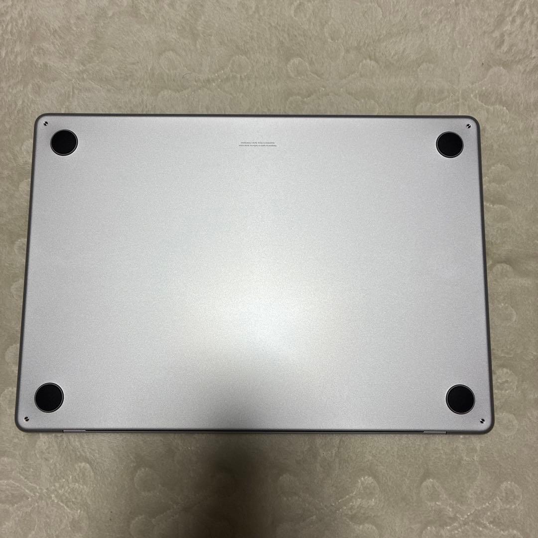 MacBook Air 15インチM4チップ　16GBメモリ256GBストレージ