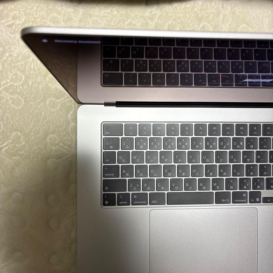 MacBook Air 15インチM4チップ　16GBメモリ256GBストレージ