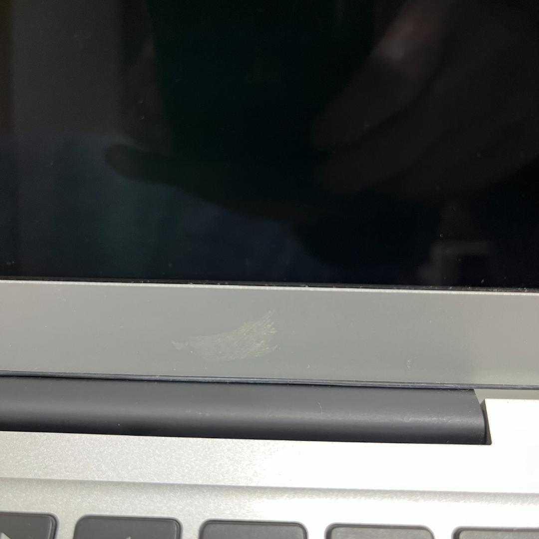 MacBook Air 2015 13インチ 充電回数63回　バッテリー良好