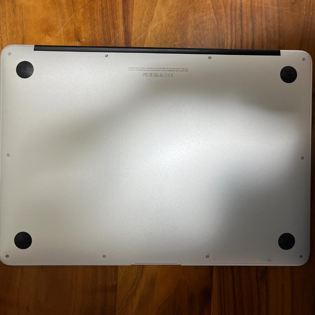 MacBook Air 2015 13インチ 充電回数63回　バッテリー良好