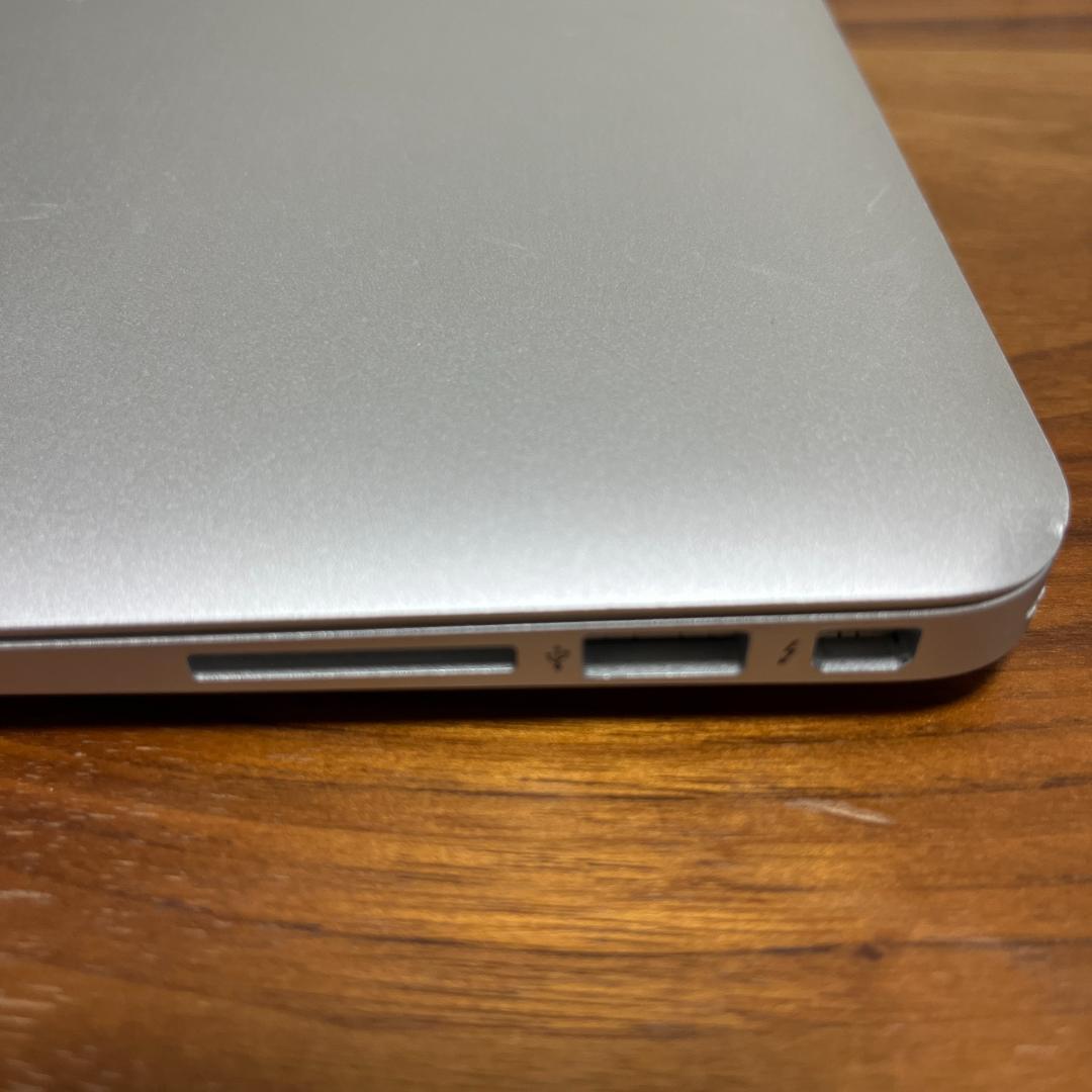 MacBook Air 2015 13インチ 充電回数63回　バッテリー良好