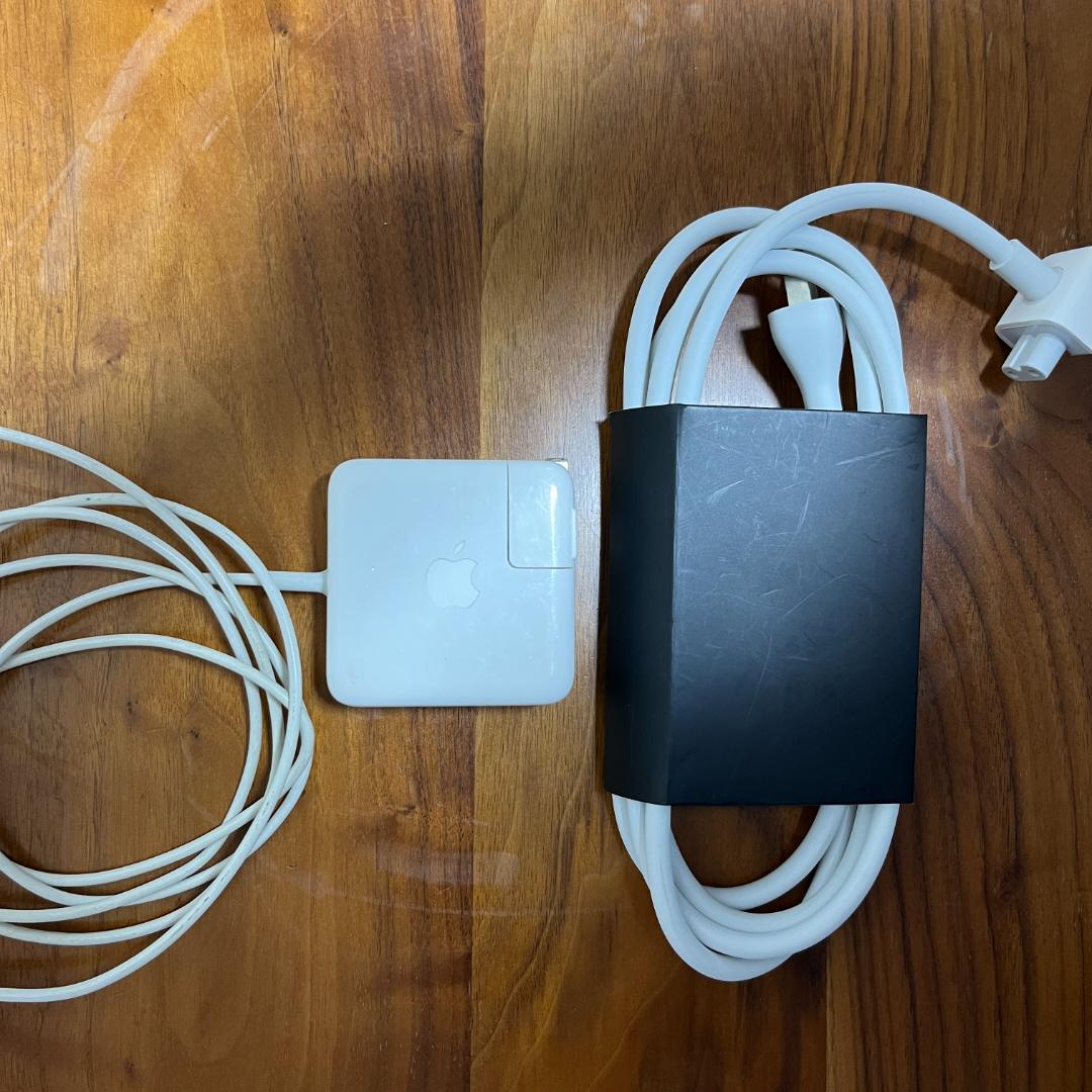 MacBook Air 2015 13インチ 充電回数63回　バッテリー良好