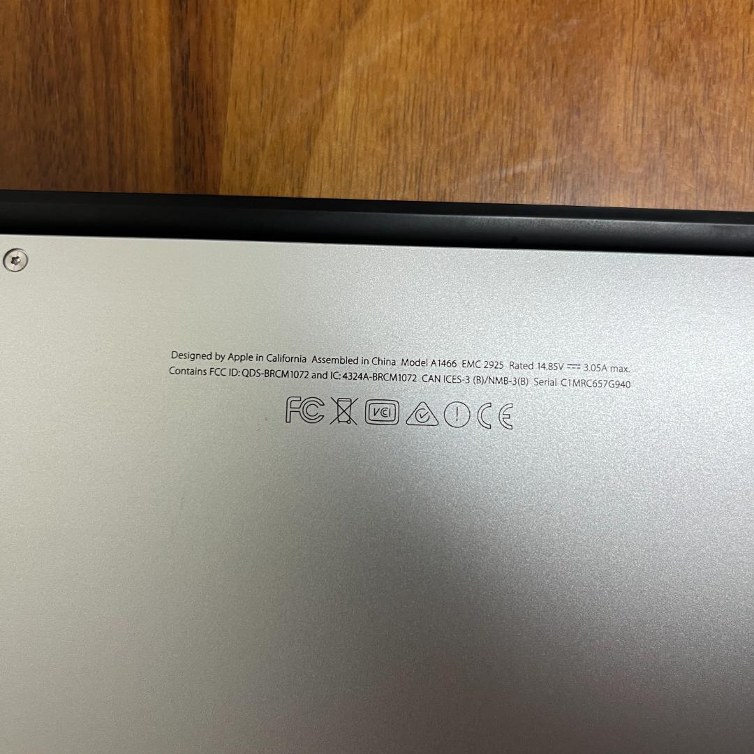 MacBook Air 2015 13インチ 充電回数63回　バッテリー良好