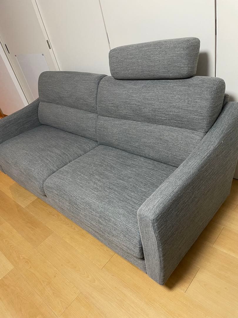 ニトリ３人掛けソファ ヘッドレスト付　送料込み