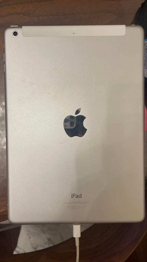 Apple iPad Air 16GB シルバー