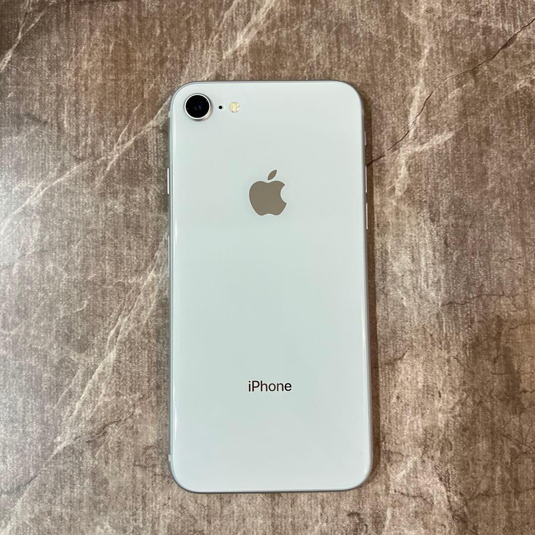 【美品】Apple iPhone 8 64GB シルバー 本体①