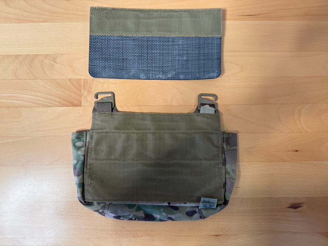 実物　FERRO CONCEPTS  FRONT FLAP