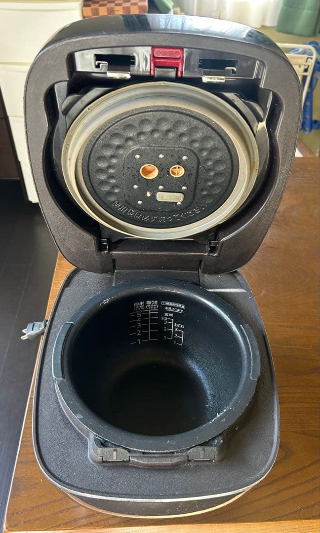 中古☆タイガー圧力IH炊飯ジャー 5.5合 (JPB-19KS)
