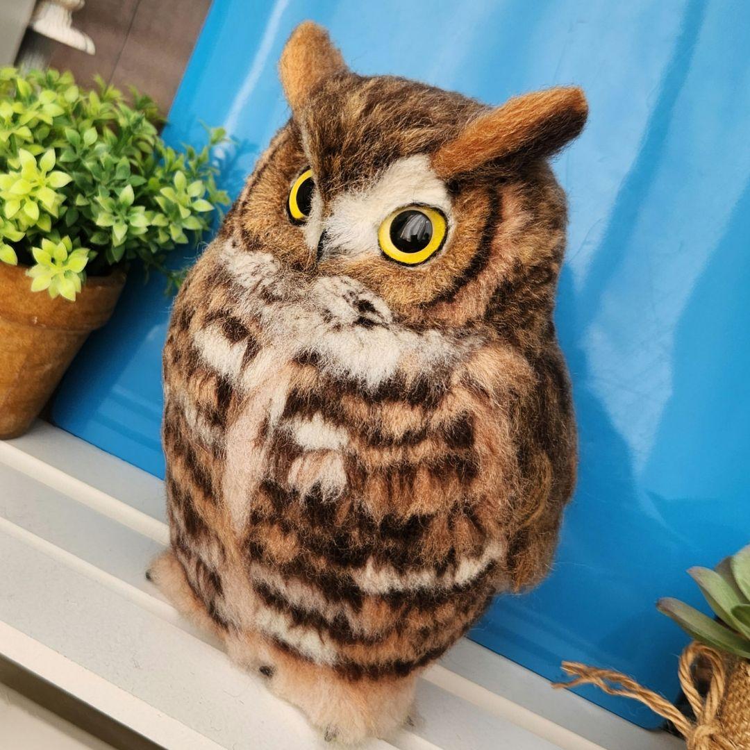 羊毛フェルト製置物　アメリカワシミミズク　高さ約19㎝