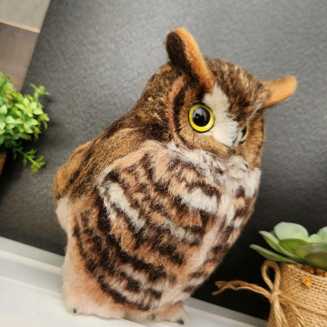 羊毛フェルト製置物　アメリカワシミミズク　高さ約19㎝