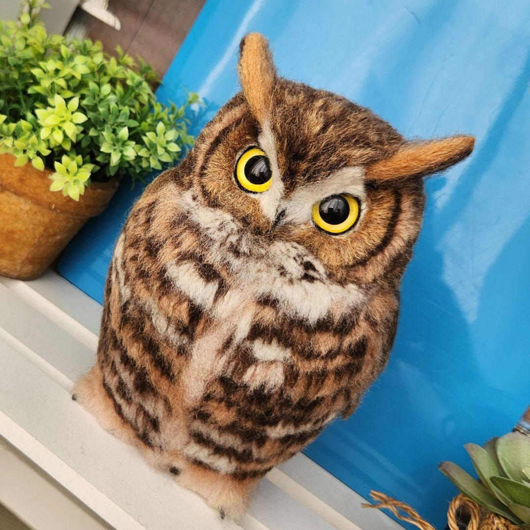 羊毛フェルト製置物　アメリカワシミミズク　高さ約19㎝