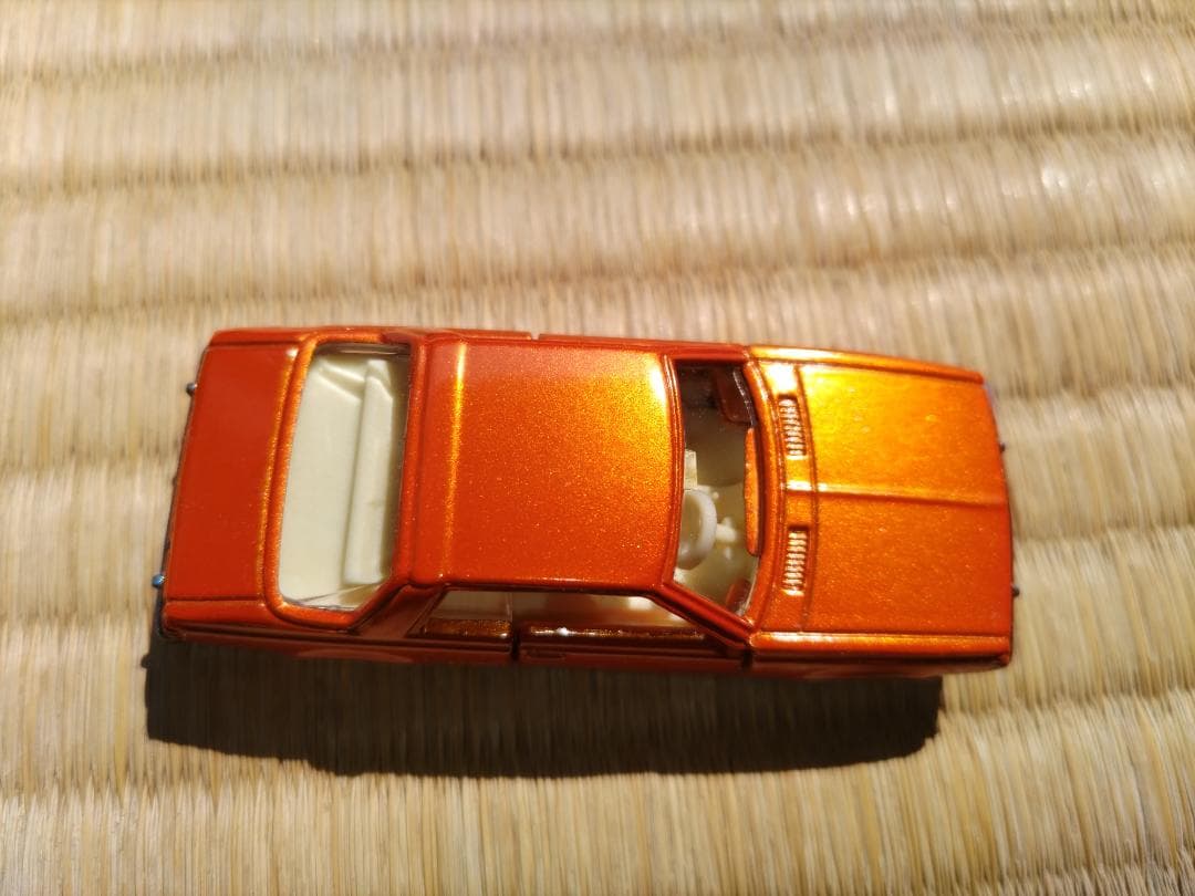 トミカ《黒箱》18　　三菱　　ギャラン　ラムダ