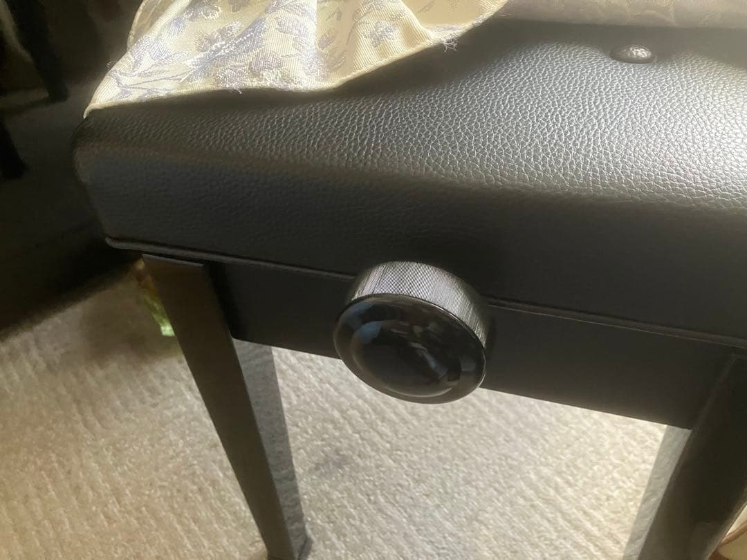 KAWAI アップライトピアノ 黒 椅子付き