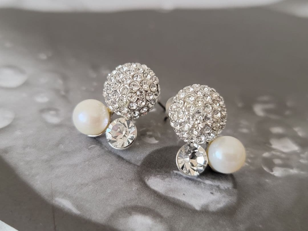 Jinka Nezu ： 淡水パール キラキラボール ピアス