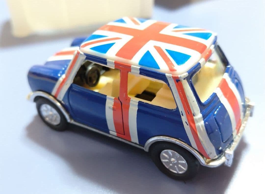 ミニクーパー ユニオンジャック 鉛筆削り ミニカー イギリス国旗デザイン