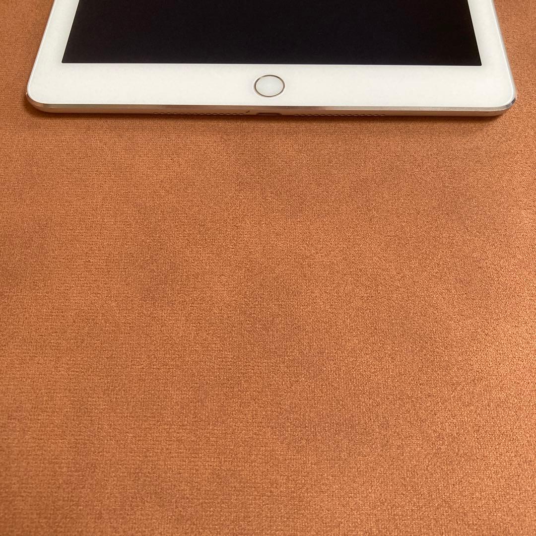 956 電池ほぼ新品☆iPad Air2 第2世代 16GB WIFIモデル☆