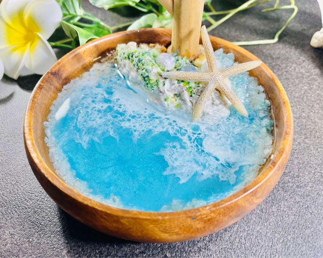 “青い海が広がるキーホルダーがかけられるオブジェ✨”