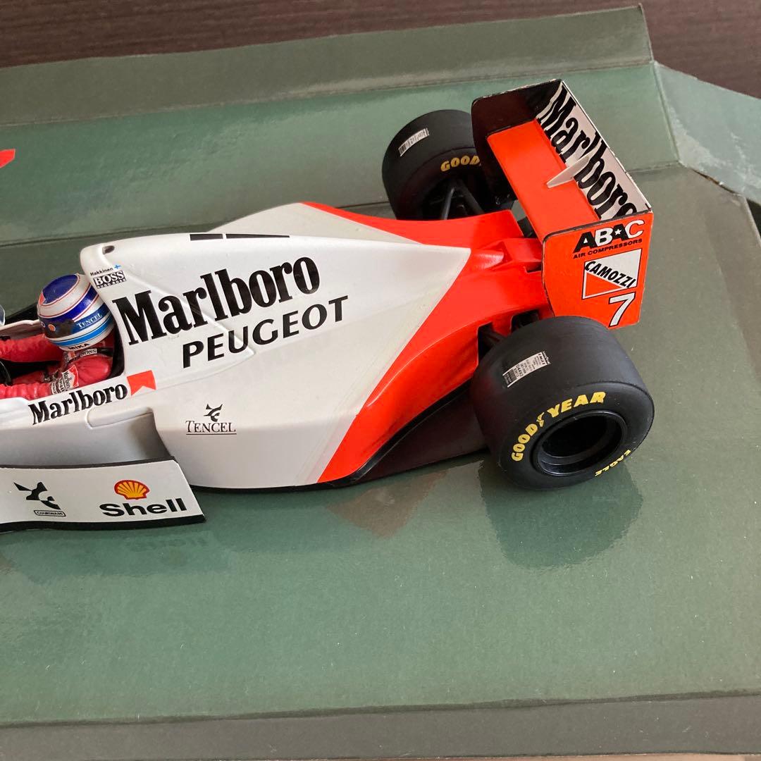 ミニカー Marlboro McLaren Peugeot MP4/9 1/18
