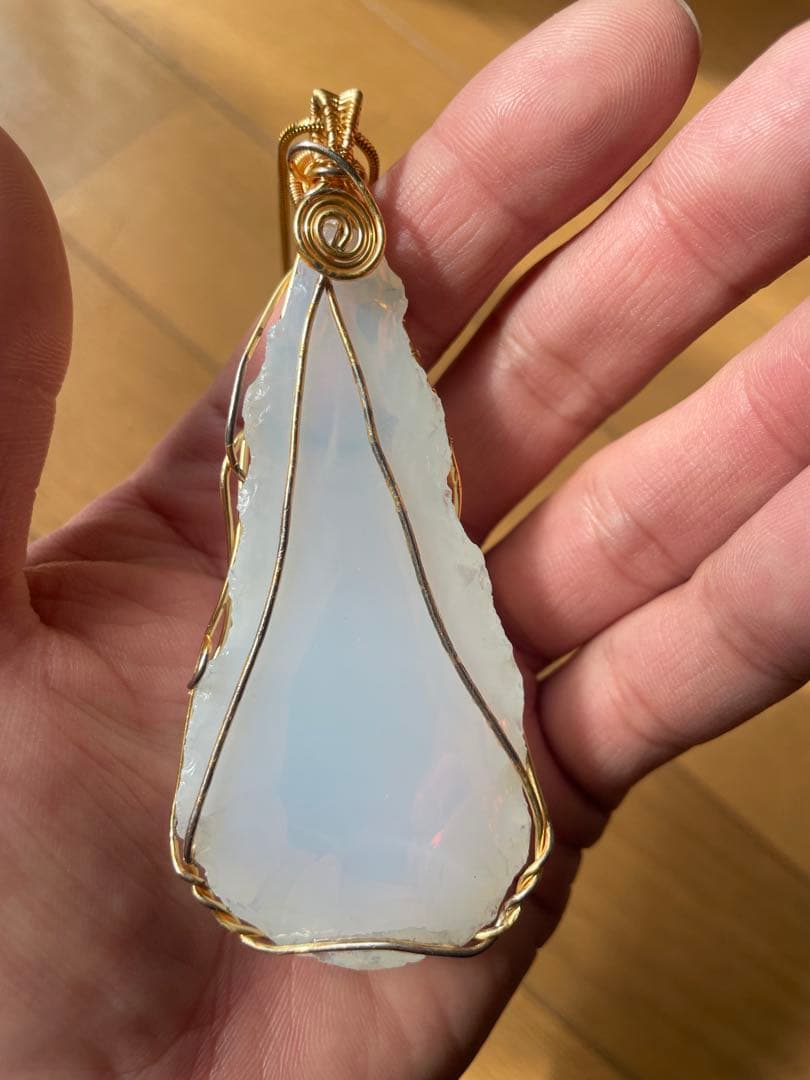 アンダラクリスタル　ホワイトオパール