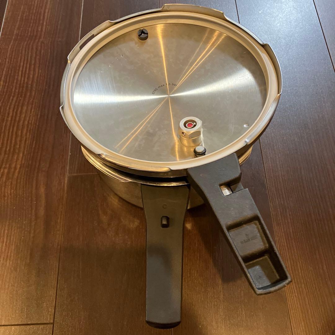 WMF EASY 圧力鍋 4.5L 蒸し器付き
