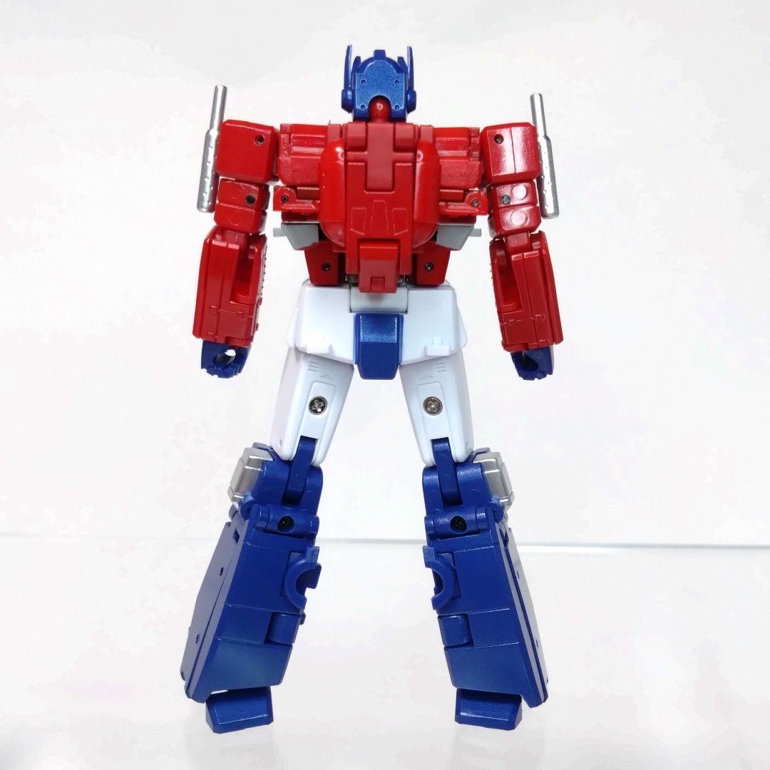 NEWAGE製 トランスフォーマー非正規 コンボイ(オプティマスプライム)風ロボ