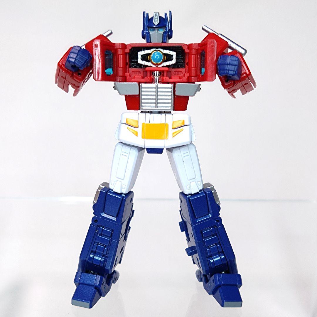 NEWAGE製 トランスフォーマー非正規 コンボイ(オプティマスプライム)風ロボ