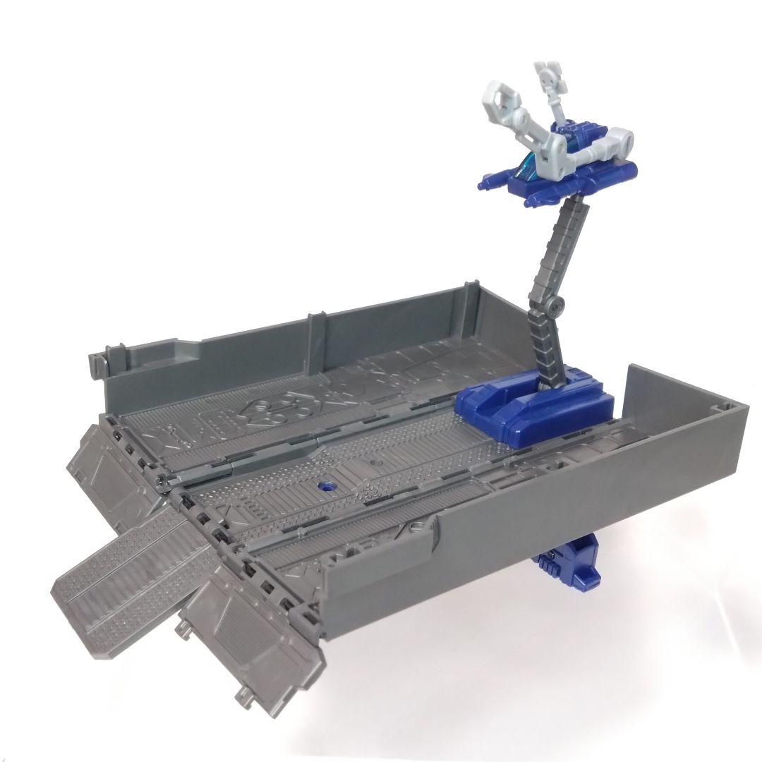 NEWAGE製 トランスフォーマー非正規 コンボイ(オプティマスプライム)風ロボ