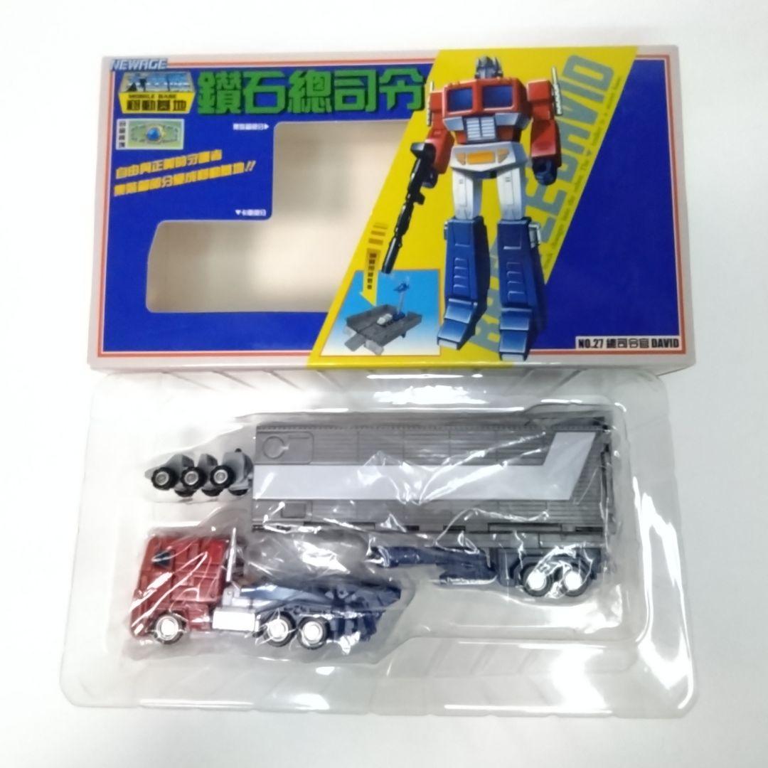 NEWAGE製 トランスフォーマー非正規 コンボイ(オプティマスプライム)風ロボ