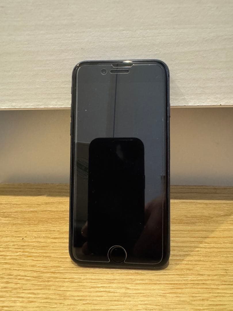 Apple iPhone 8 スペースグレイ simフリー64GB 本体、ケース