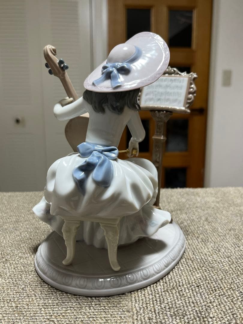 LLADRO リヤドロ チェロを弾く少女