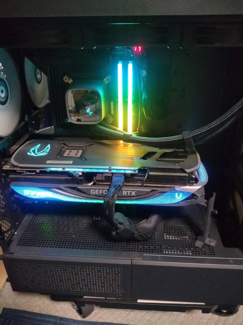 グラフィックボード・グラボ・ビデオカード GeForce RTX 4090 AMP Extreme AIRO