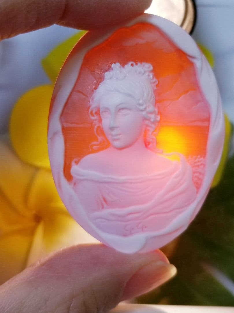 KS-166 【ジェンナロ・ガロファロ作】天然シェルカメオルース