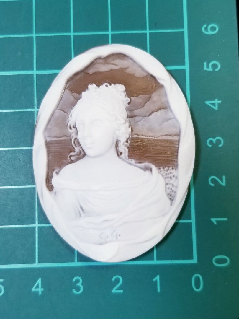 KS-166 【ジェンナロ・ガロファロ作】天然シェルカメオルース