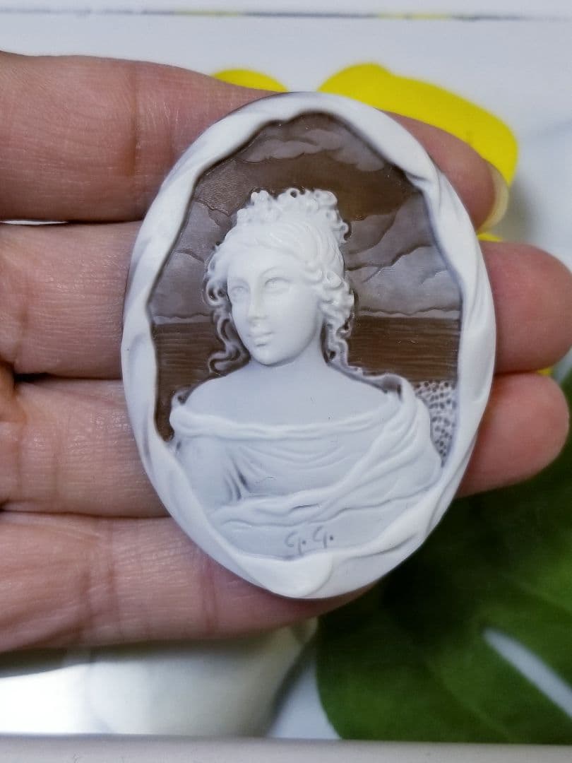 KS-166 【ジェンナロ・ガロファロ作】天然シェルカメオルース