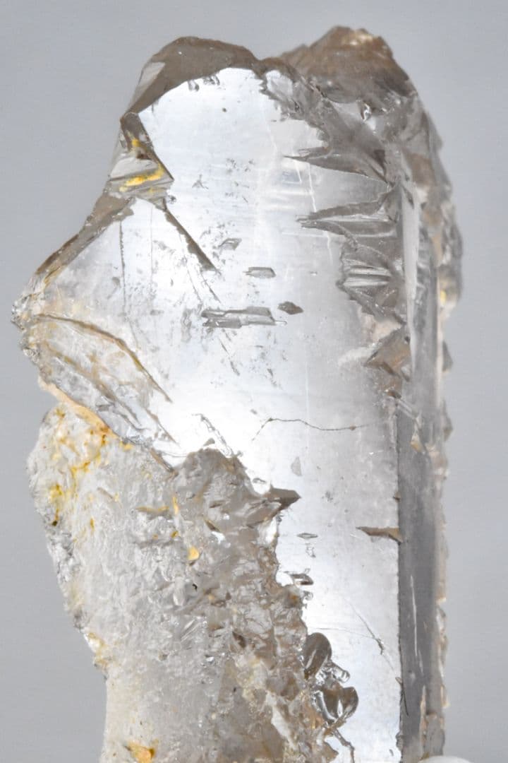 ザギ・マウンテン産 スモーキーアイスクリスタル