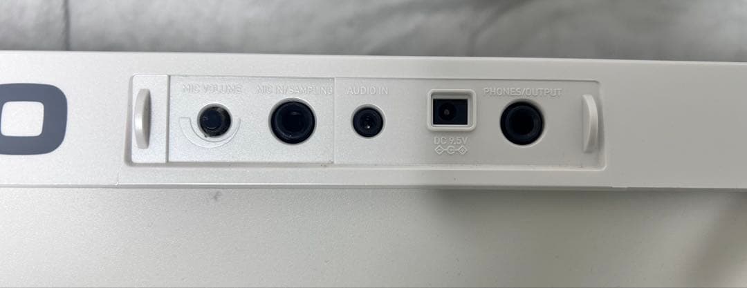 CASIO LK-223 ホワイトキーボード 61鍵